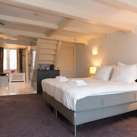 Penzion Double Floor Canal Estate