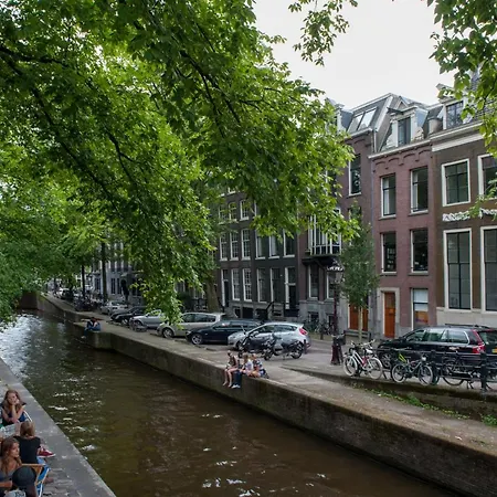 Double Floor Canal Estate Guest house *
