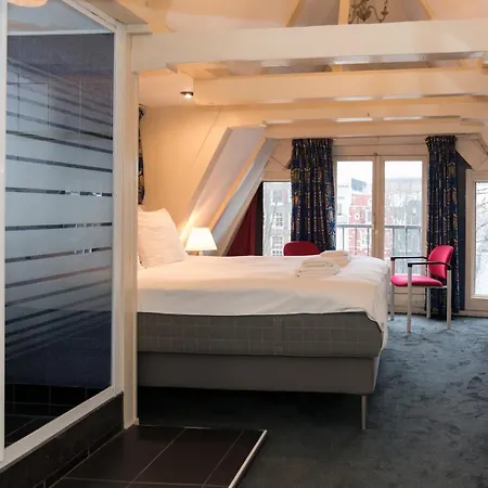 Double Floor Canal Estate Guest house *
