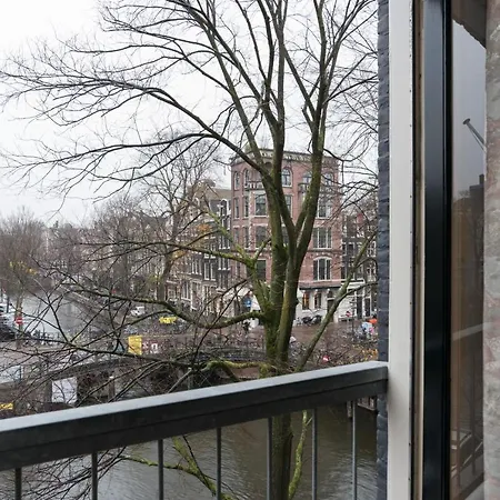 Double Floor Canal Estate Guest house *