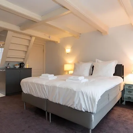Гостевой дом Double Floor Canal Estate Амстердам